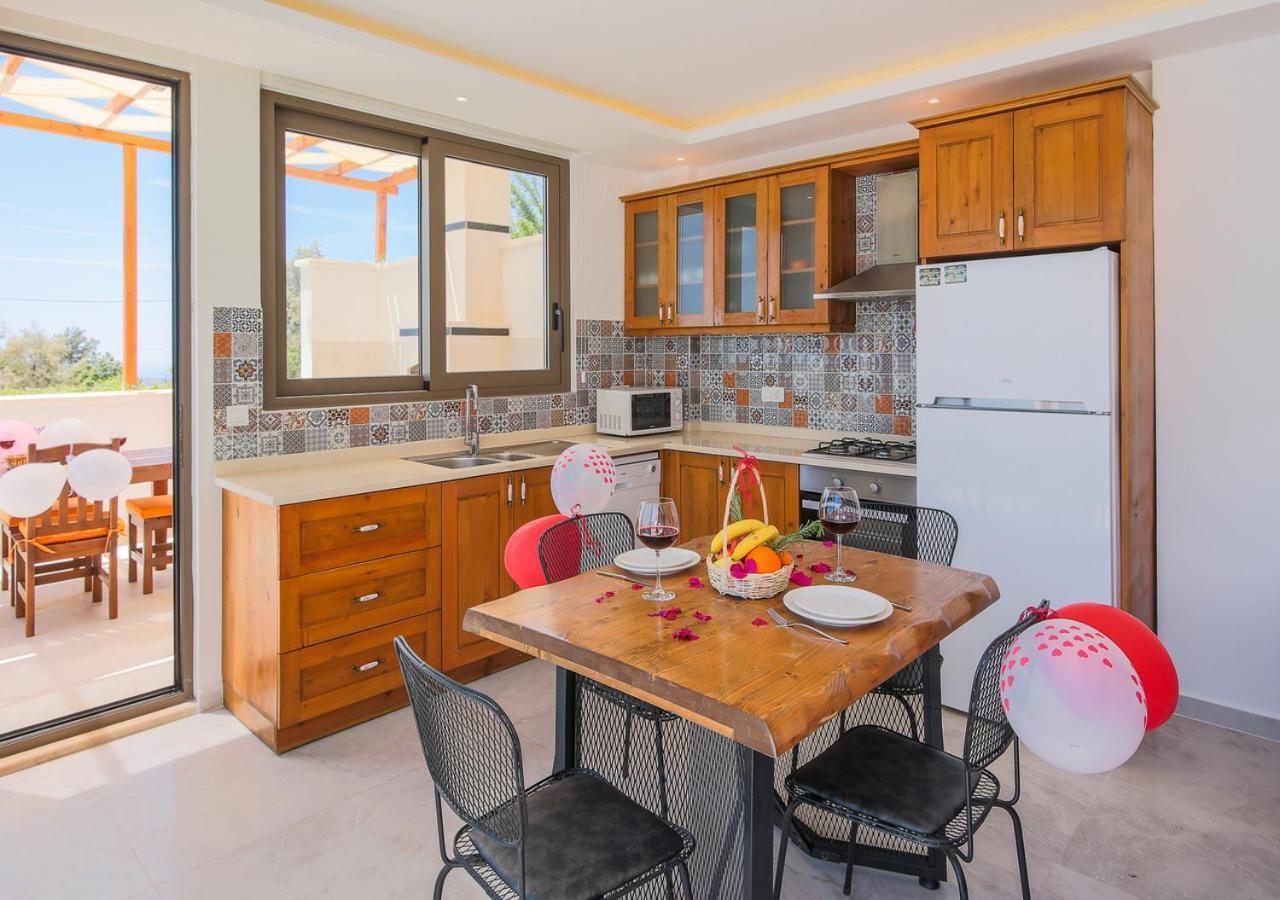 Villa 1 Sleeps 2 Honeymoon Isolated Infinity-Villa Orkide Uzumlu  Luaran gambar